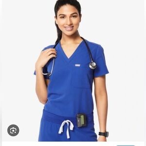 Figs winning blue scrub set